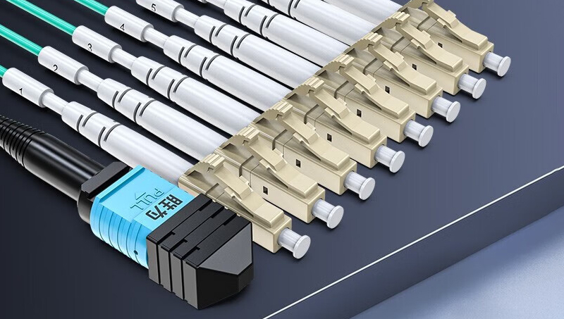 勝為告訴您什么是MPO-LC光纖跳線！